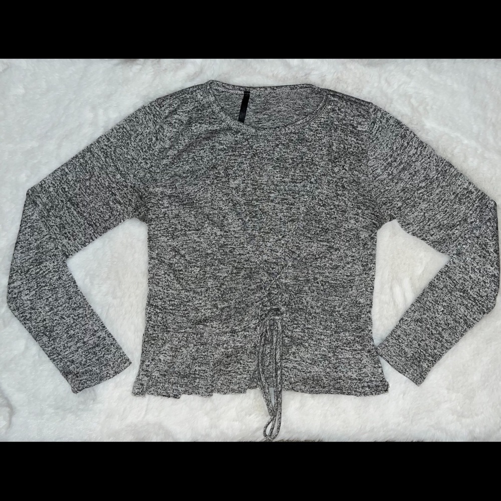 Grey & black long sleeve with a tied knot.